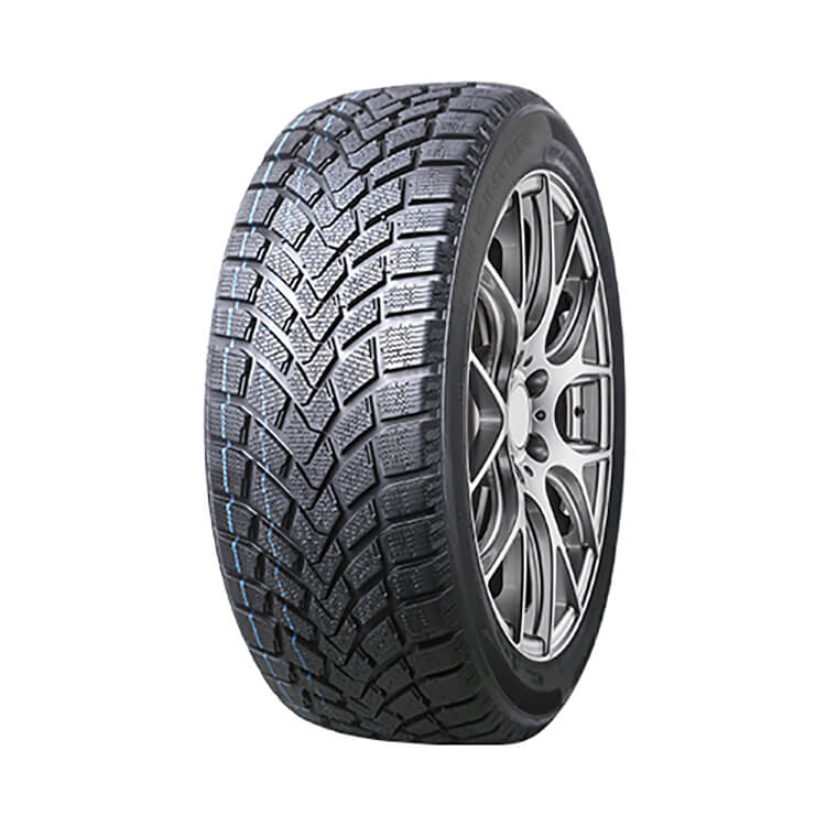 Delmax SNOW HUNTER 215/50 R17 95H