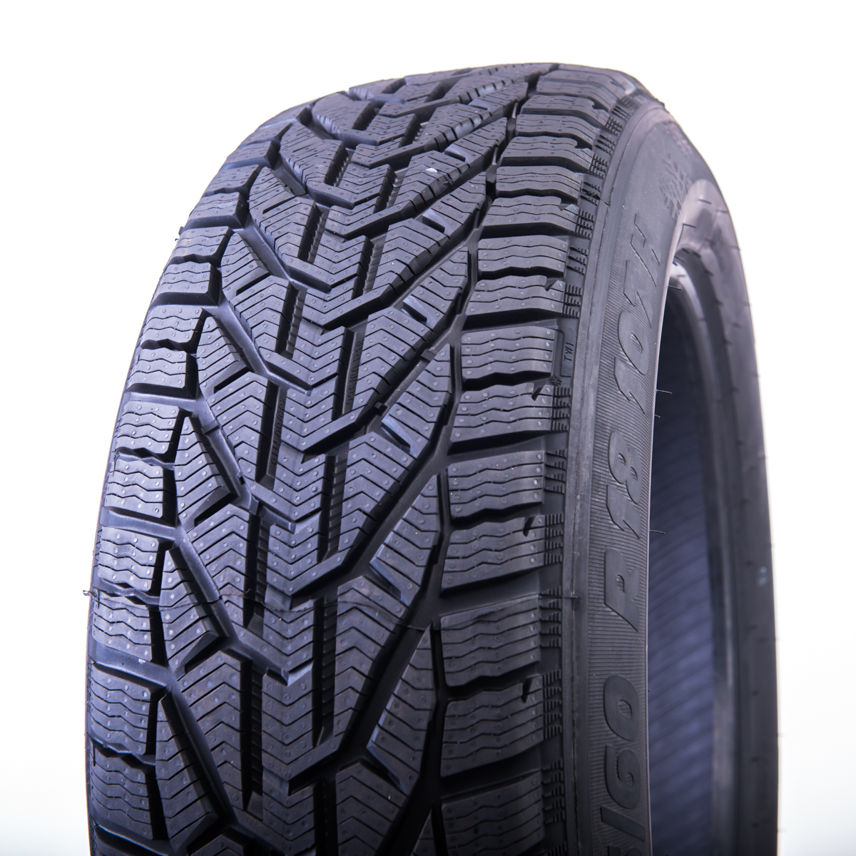 Kormoran SUV Snow 235/60 R18 107H