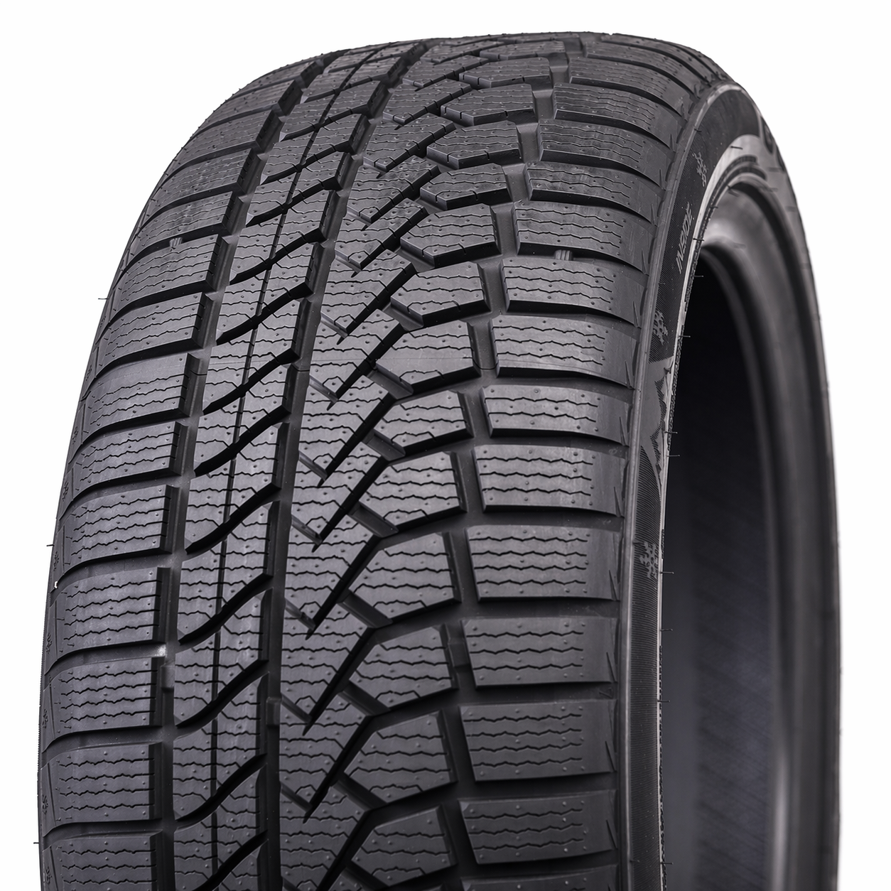 Goodride ZuperSnow Z-507 255/45 R18 103V
