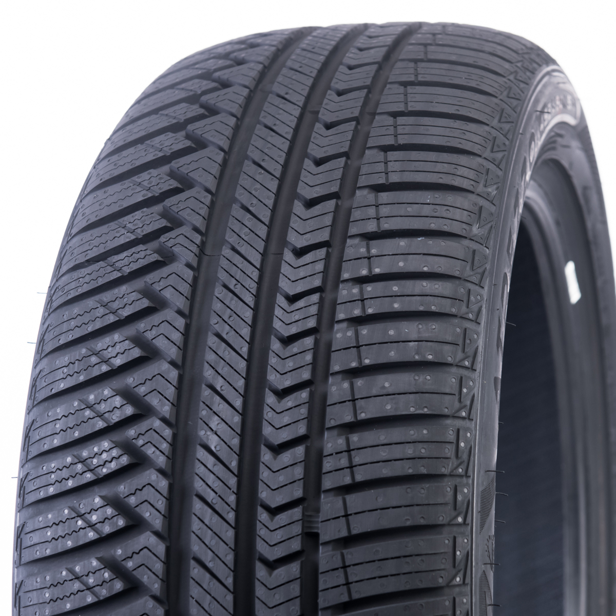 Sailun ATREZZO 4SEASONS PRO 235/45 R20 100W