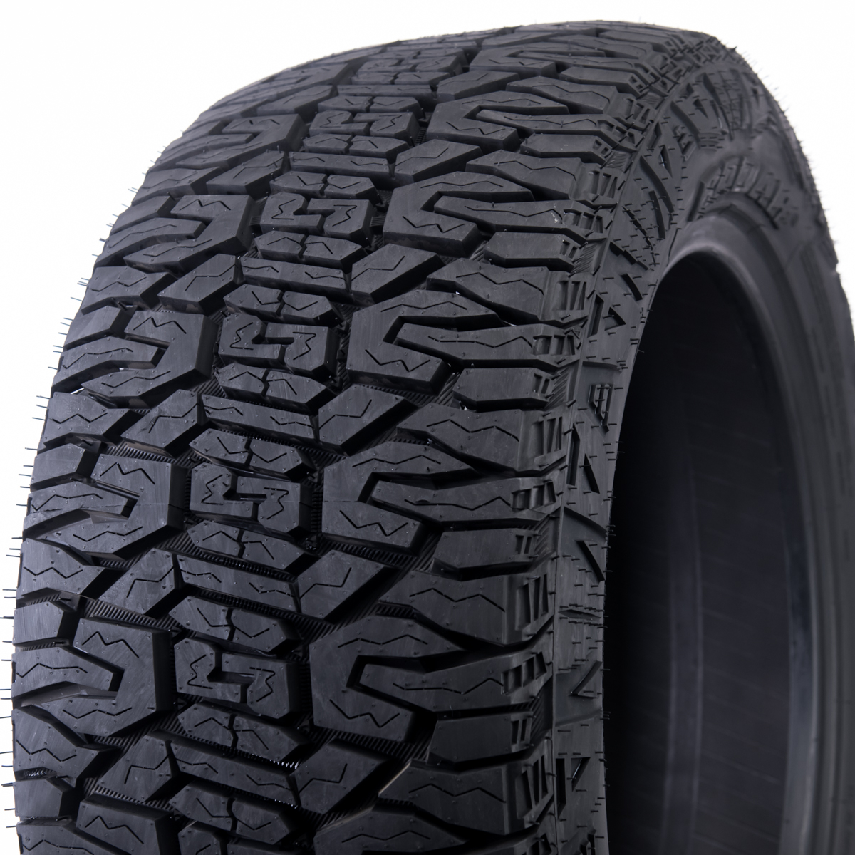 Radar RENEGADE A/T Sport 265/70 R16 121/118S