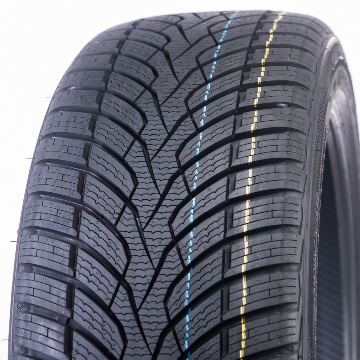 Ceat WinterDriveSport 245/45 R17 99V