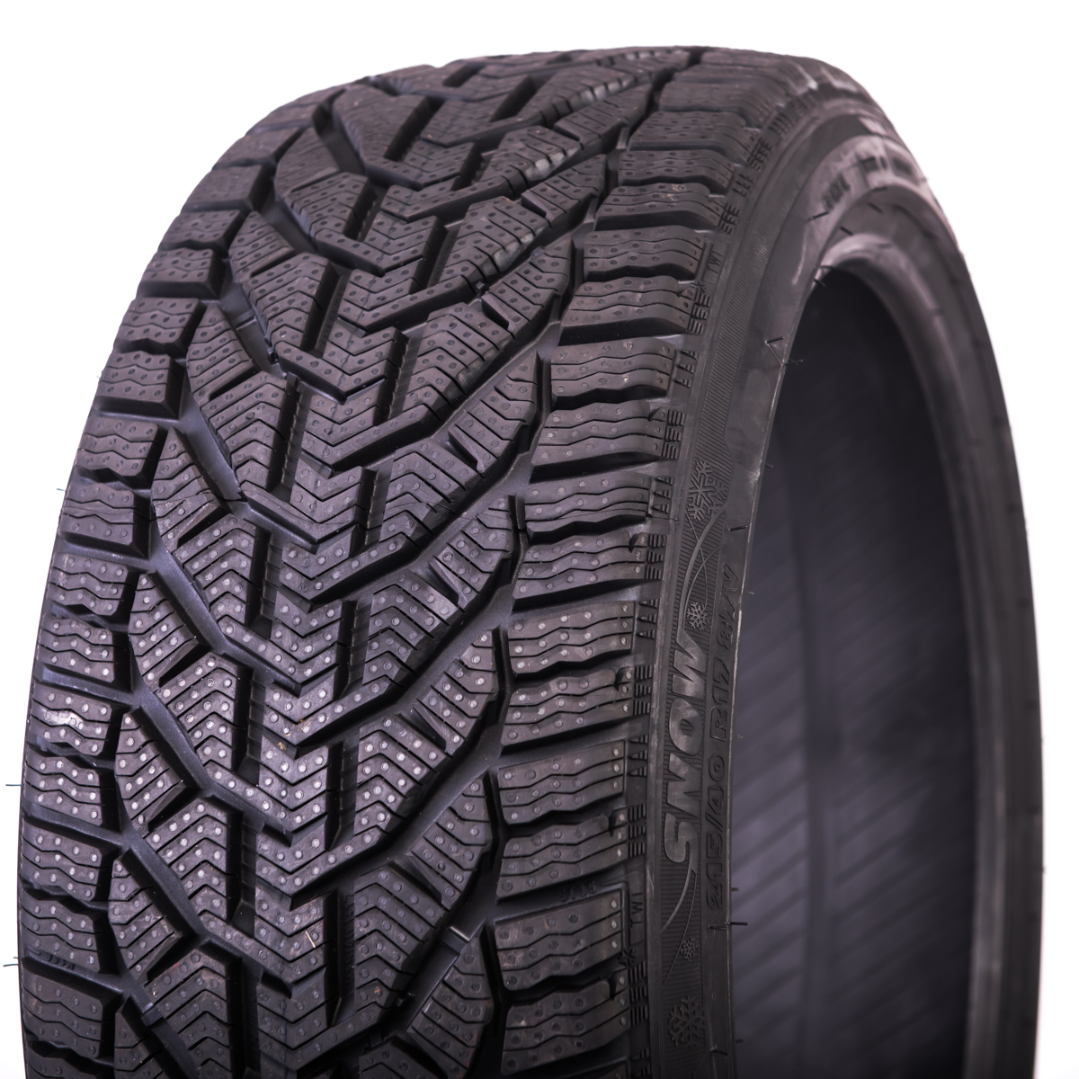 Kormoran Snow 215/40 R17 87V