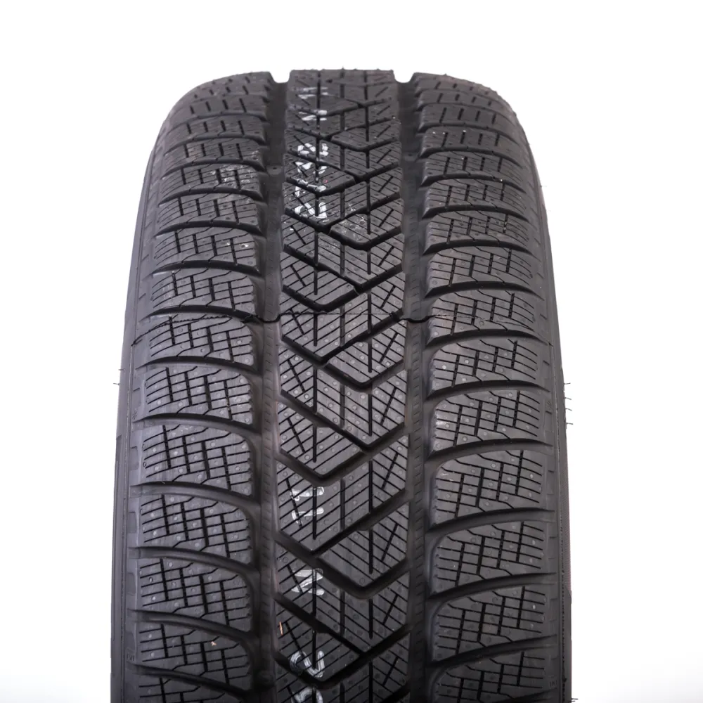 Pirelli Scorpion Winter 235/50 R19 103H - zdjęcie dodatkowe nr 1