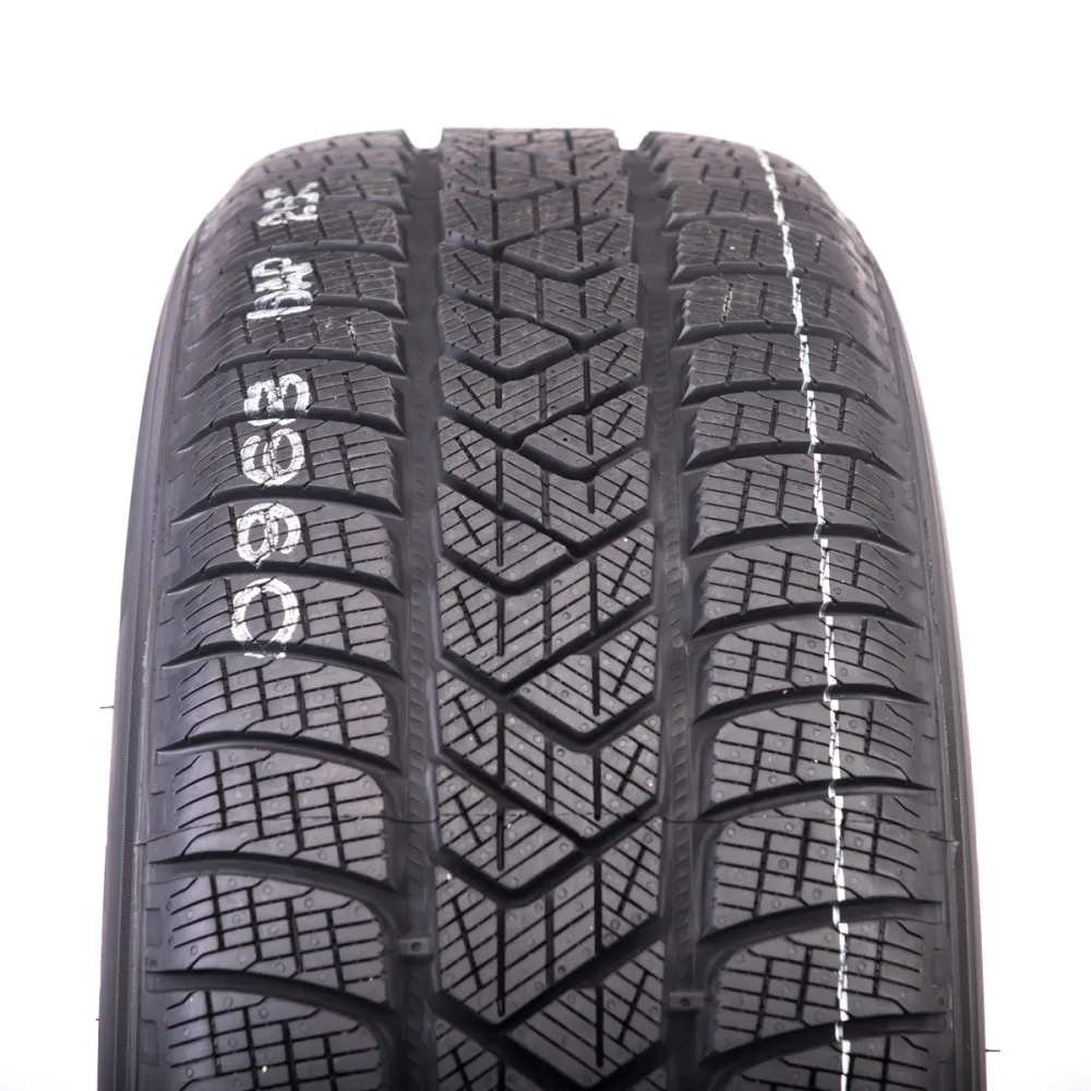 Pirelli Scorpion Winter 285/45 R19 111V - zdjęcie dodatkowe nr 1