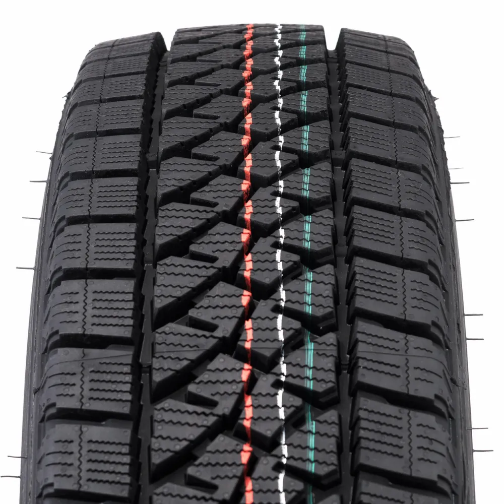 Bridgestone Blizzak W810 205/70 R15 106R - zdjęcie dodatkowe nr 1