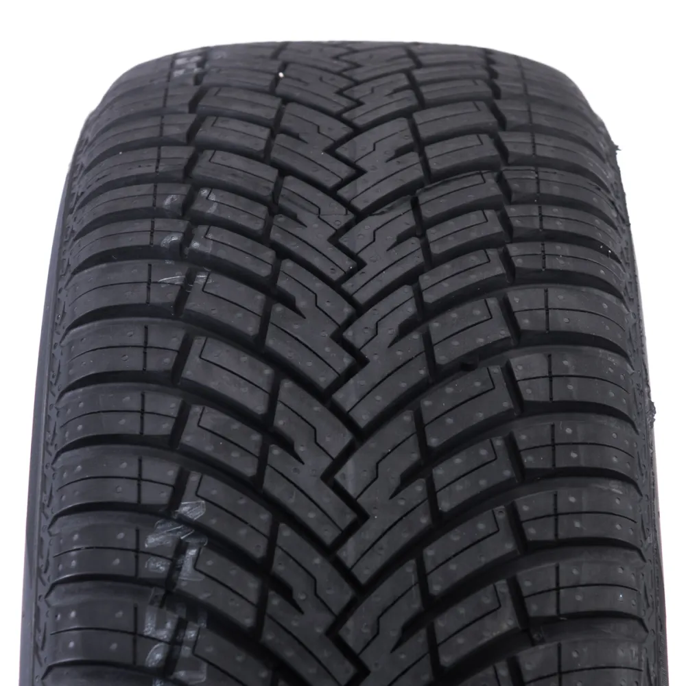 Pirelli Powergy All Season Sf 225/40 R18 92Y - zdjęcie dodatkowe nr 1