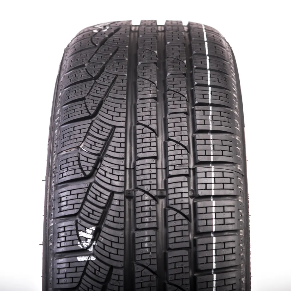Pirelli Winter Sottozero Serie II 245/45 R19 102V - zdjęcie dodatkowe nr 1