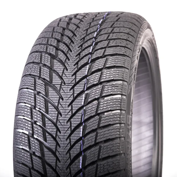 WR Snowproof P 225/40 R18 92 V