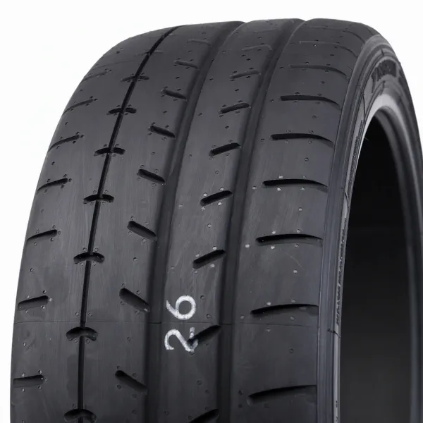 Yokohama Advan A052 265/40 R18 101 Y