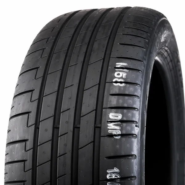 Pirelli P Zero E 255/35 R22 99 Y