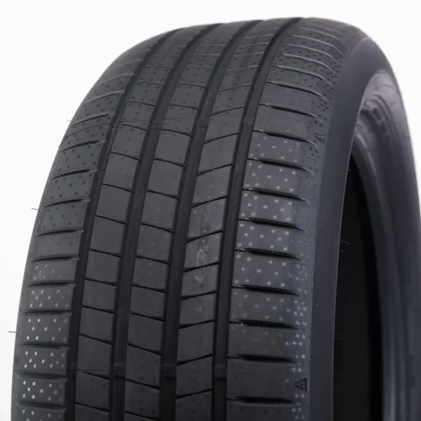 e.ZIEX 235/45 R21 101 V e.ZIEX 235/45 R21 101 V