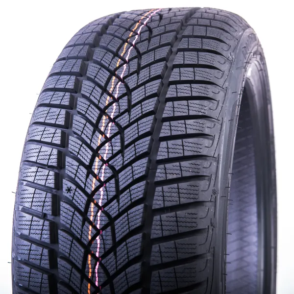 UltraGrip Performance+ 245/45 R18 100 V