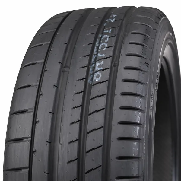 Yokohama Advan Sport V107 255/35 R22 99 Y