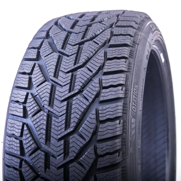 Snow 235/40 R18 95 V
