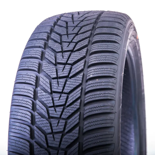 UltraGrip Performance+ 225/45 R18 95 V