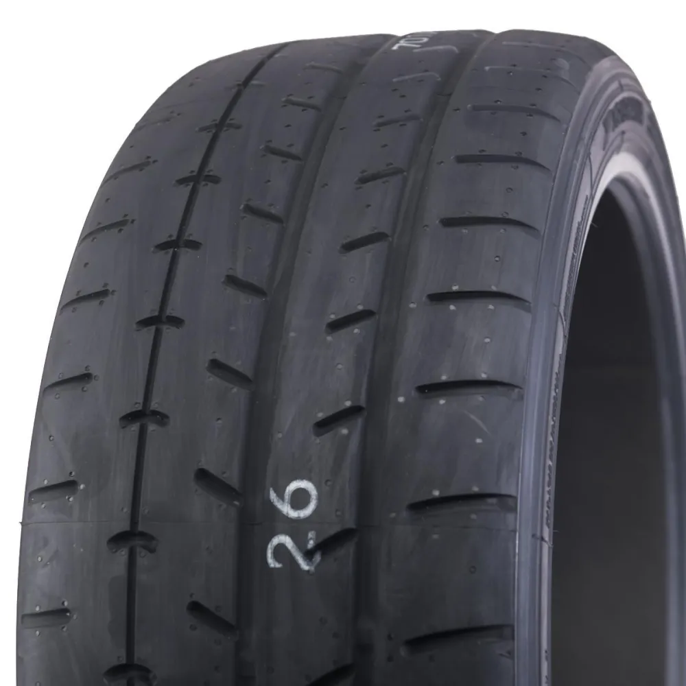 Yokohama Advan A052 235/40 R18 95Y - zdjęcie główne