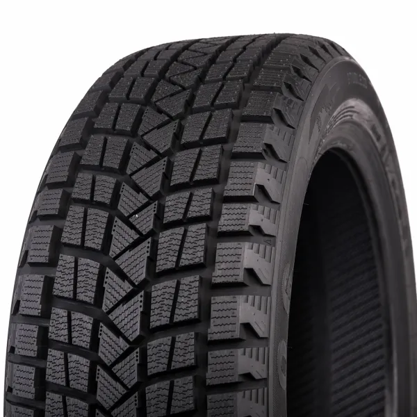 FM806 235/50 R18 97 T